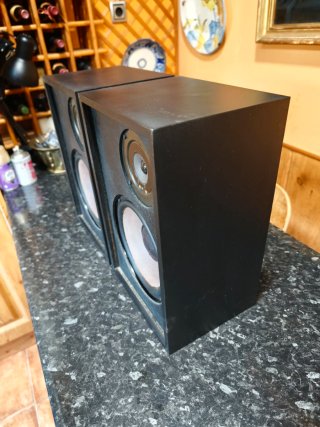 Altavoces Grundig Negros