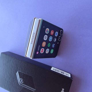 Samsung Galaxy Z Flip 6 256GB