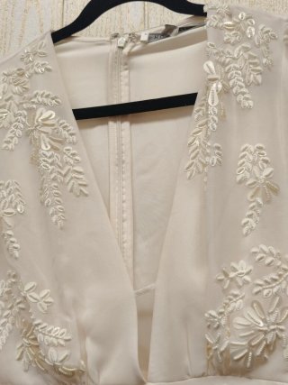 Mono de novia  blanco bordado pedrería