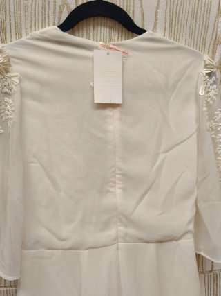 Mono de novia  blanco bordado pedrería