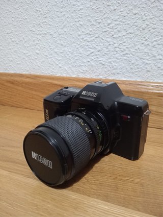 Cámara analógica Ricoh KR-10M Zoom