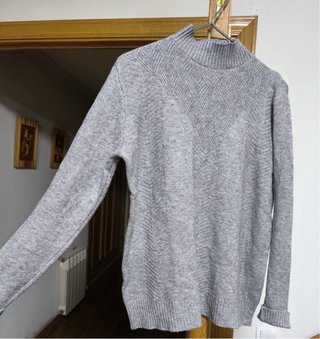 Jersey gris cuello alto