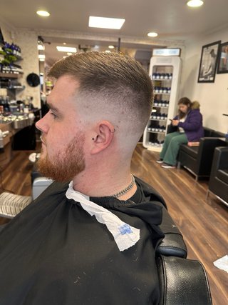 Corte de pelo y barba