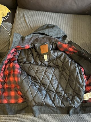 Chaqueta Quechua gris con capucha