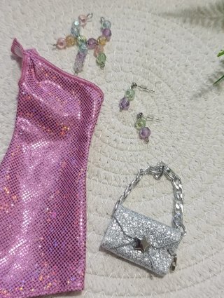 Ropa y Accesorios Muñeca Barbie Rosa Brillante