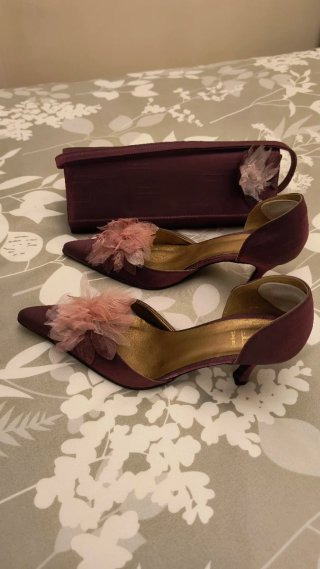 Zapatos y bolso de fiesta morados