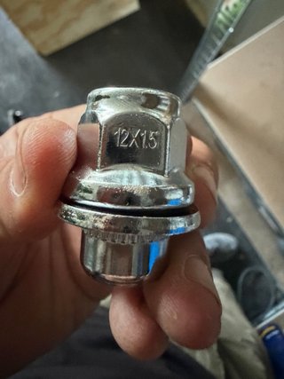 Tornillos Rueda Mitsubishi