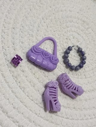 Accesorios Muñeca Barbie: Bolso, Zapatos, Anillo