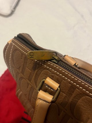Bolso Carolina Herrera CH Marrón Andy 13