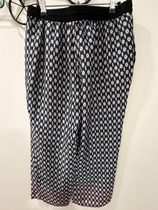 Conjunto pantalón fluido y camiseta oversize