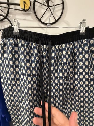 Conjunto pantalón fluido y camiseta oversize