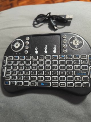 Mini Teclado Inalámbrico con Touchpad