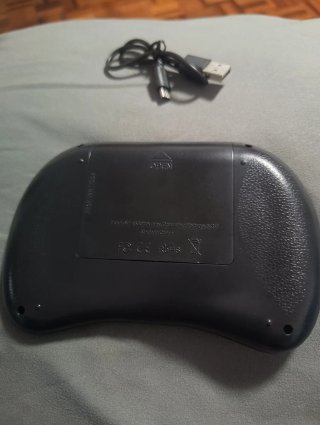 Mini Teclado Inalámbrico con Touchpad