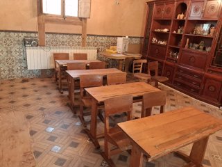 Conjunto Mesa y Sillas Colegio Antiguas Madera