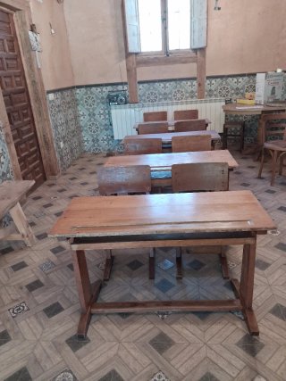 Conjunto Mesa y Sillas Colegio Antiguas Madera
