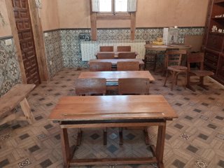 Conjunto Mesa y Sillas Colegio Antiguas Madera