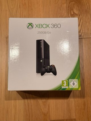 Xbox 360 E + Kinect + 2 Mandos