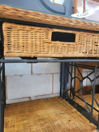 Coppia di comodini rustici
