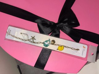 Pulsera verano con charms de mar