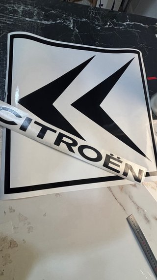 Pegatina Citroën con logo Total