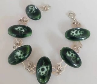 Pulseras plata y cerámica verde