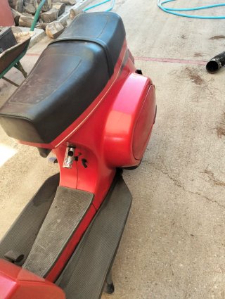 Vespa 125 Roja