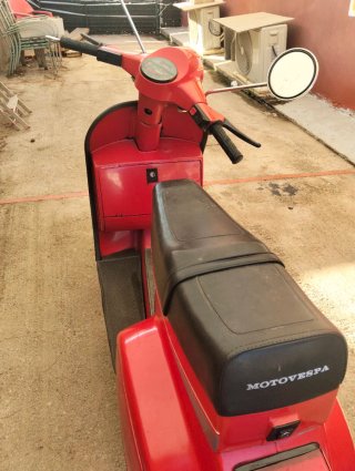Vespa 125 Roja