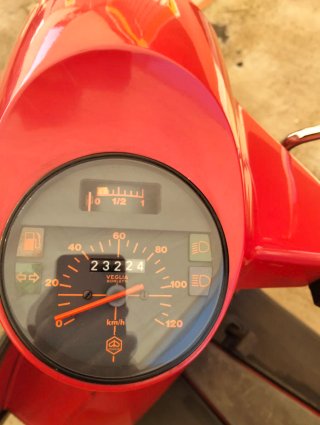 Vespa 125 Roja