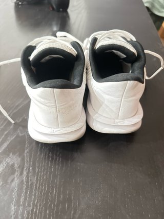 Zapatillas Nike Blancas y Negras
