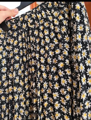 Falda Midi Plisada Flores Margaritas Boho