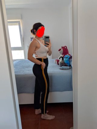 Pantalón pitillo negro con raya lateral
