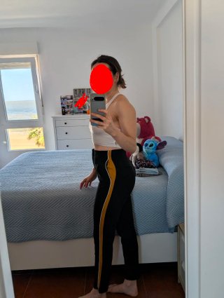 Pantalón pitillo negro con raya lateral