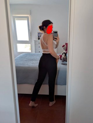 Pantalón pitillo negro con raya lateral