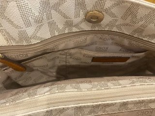 Bolso Michael Kors Beige Logo Cadena