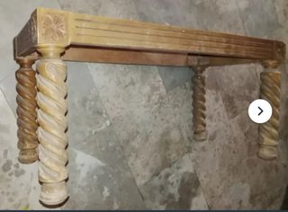 Estructura mesa madera tallada