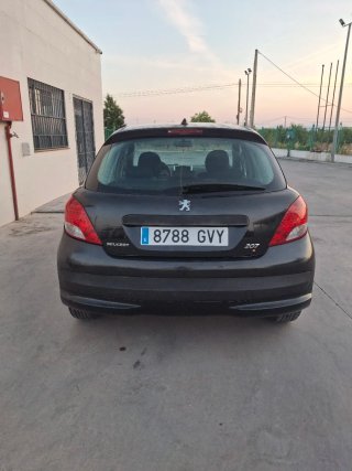 Peugeot 207 2010