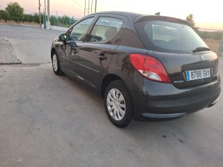 Peugeot 207 2010