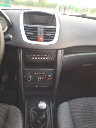 Peugeot 207 2010