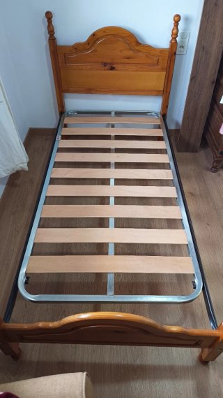 Estructura cama 90cm madera y metal Con cabecero