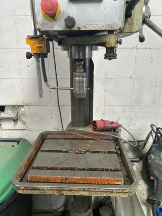 Taladro industrial