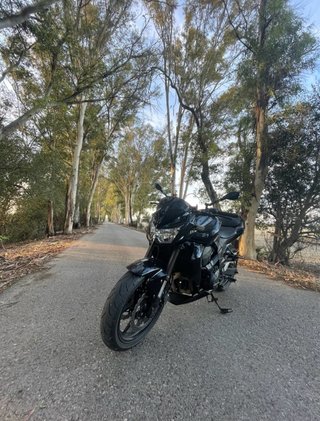Kawasaki Z750 Naked Negra