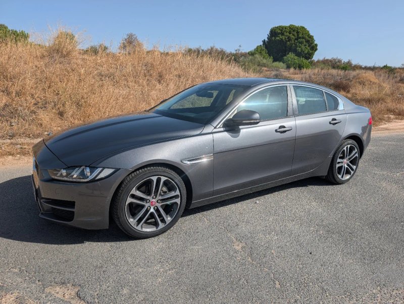 Jaguar XE 180CV   + Garantía mecanica y seguro - foto 1