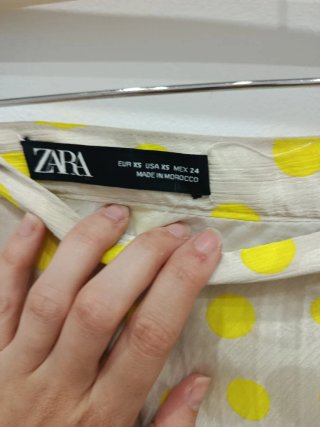 Falda Zara lunares beige y amarillo