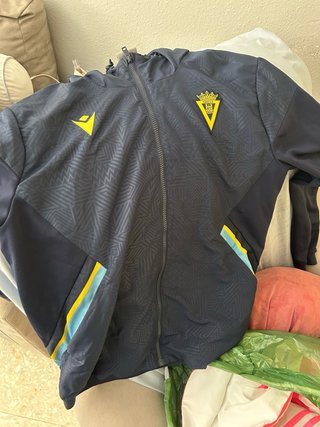 Chaqueta Macron Cádiz CF Talla M