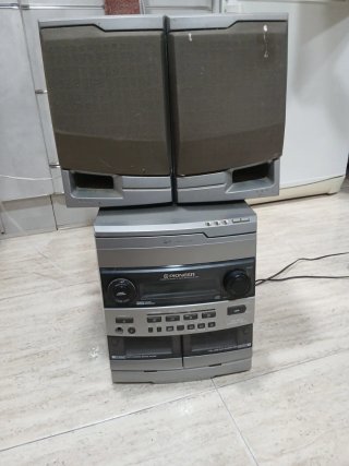 Mini cadena Pioneer CD/Casset/Radio