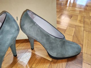 Zapatos UNISA grises ante tacón