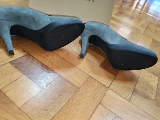 Zapatos UNISA grises ante tacón