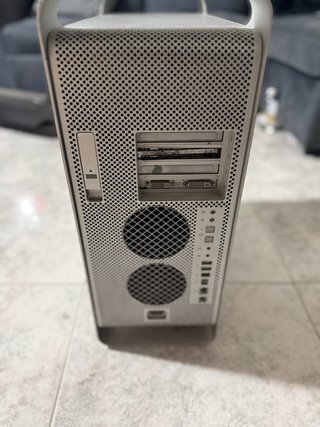 Torre Apple Gris Plata