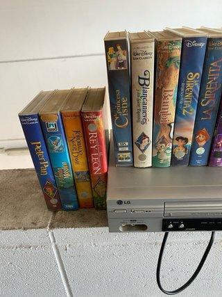 Reproductor VHS LG + 20 Películas Disney