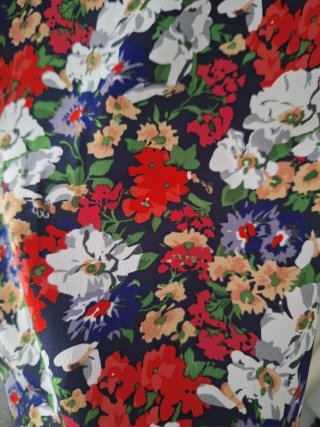 Vestido estampado cruzado floral